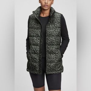 GAP - 100% Recycled Puffer Vest